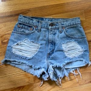 Hi Rise Levi 550 Denim Shorts Size Small